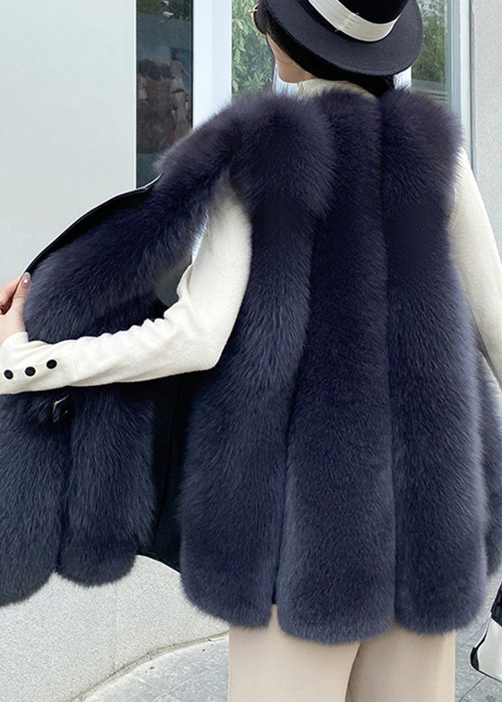 Well Tailored Coat with a Graceful Silhouette
