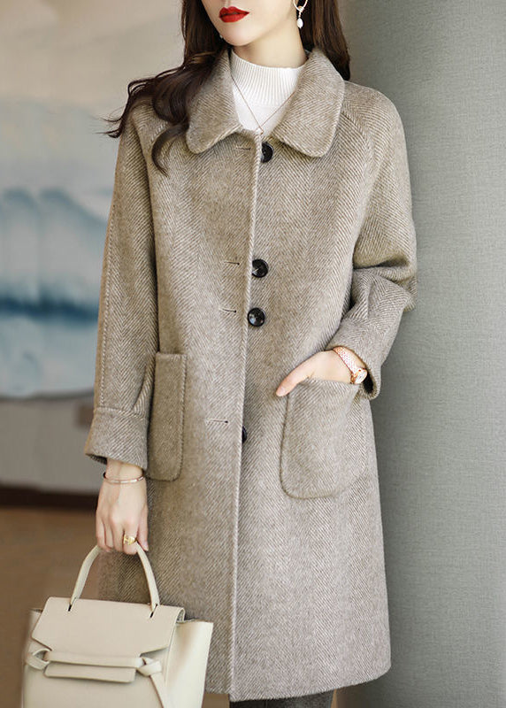 Effortlessly Elegant Coat with a Timeless Design