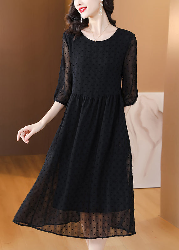 Well Tailored Dress with a Graceful Silhouette