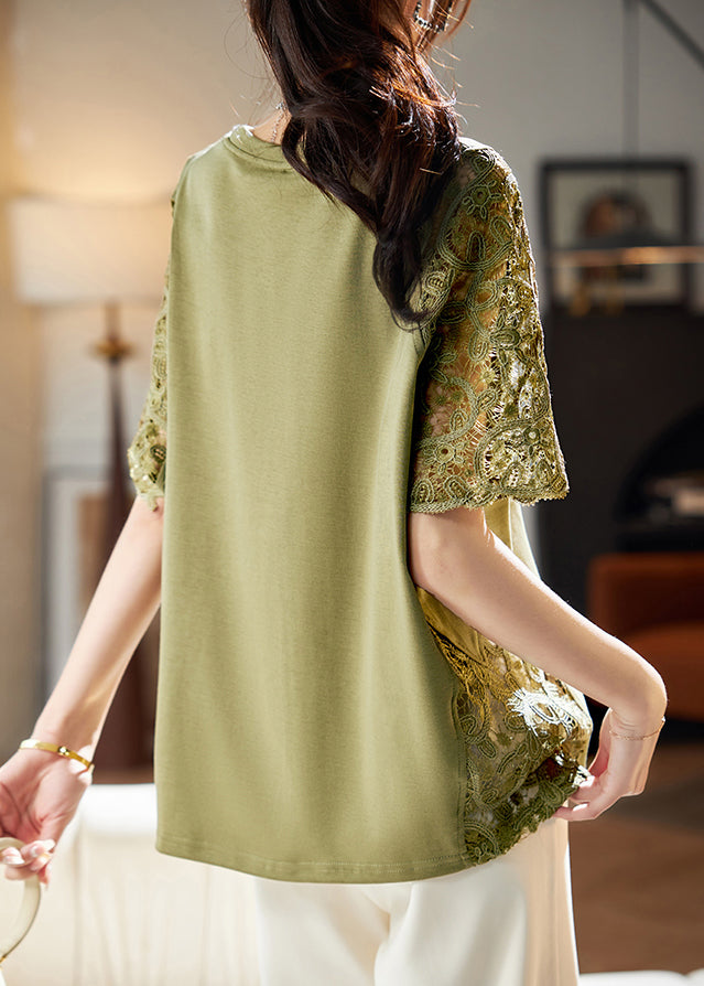 Classic Vintage Shirt with a Flattering Fit