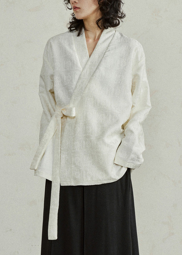 Well Tailored Top with a Graceful Silhouette