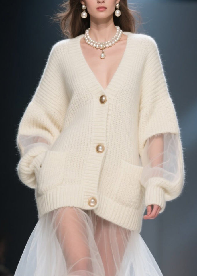Effortlessly Elegant Cardigan with a Timeless Design