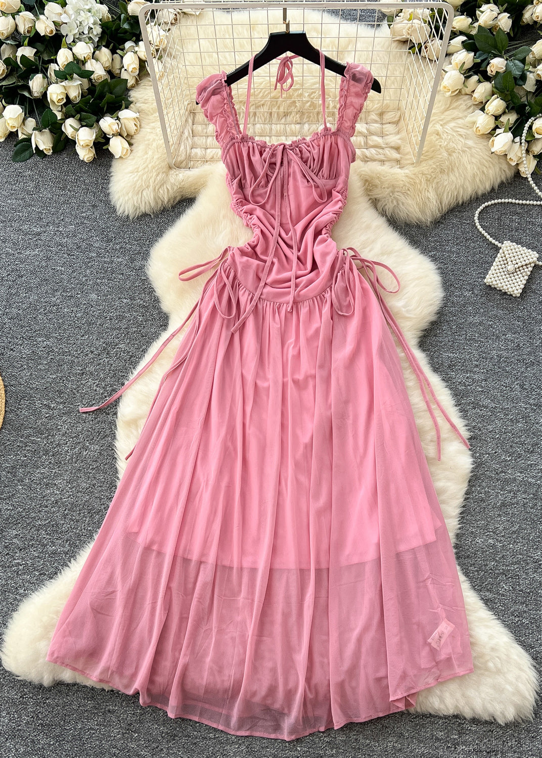 Effortlessly Elegant Dress with a Timeless Design