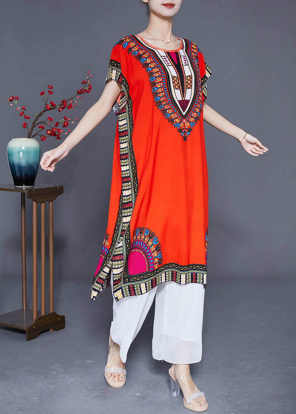 Beautifully Finished Dress in a Timeless Design