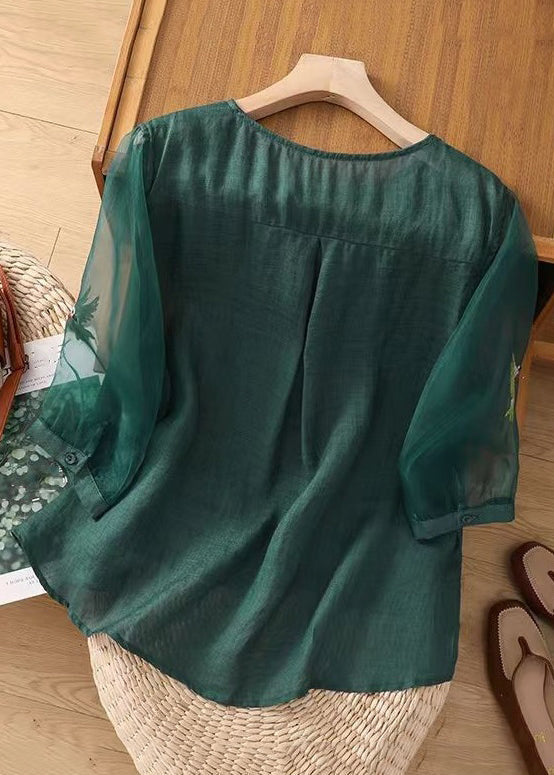 Classic Vintage Top with a Flattering Fit