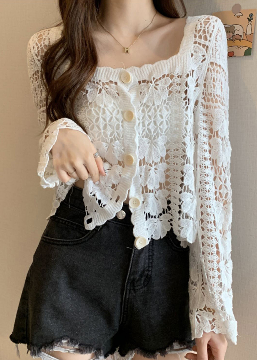 Well Tailored Top with a Graceful Silhouette