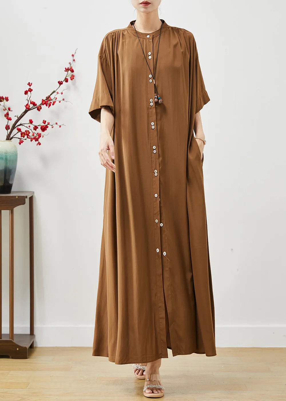 Beautifully Finished Dress in a Timeless Design