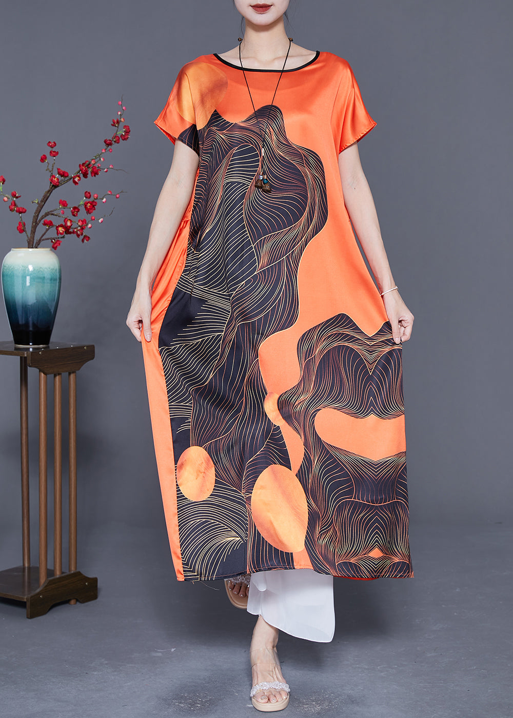 Beautifully Crafted Dress in a Classic Style
