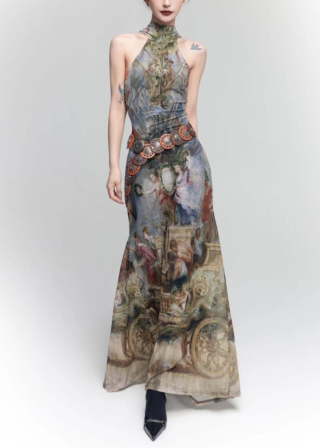 Effortlessly Elegant Dress with a Timeless Design