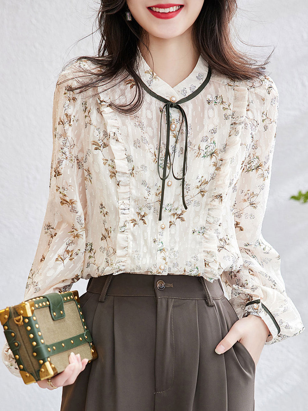 Elegantly Styled Blouse for Everyday Wear