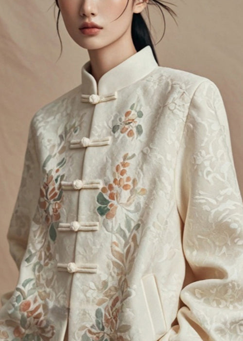 Gracefully Styled Coat for Any Occasion