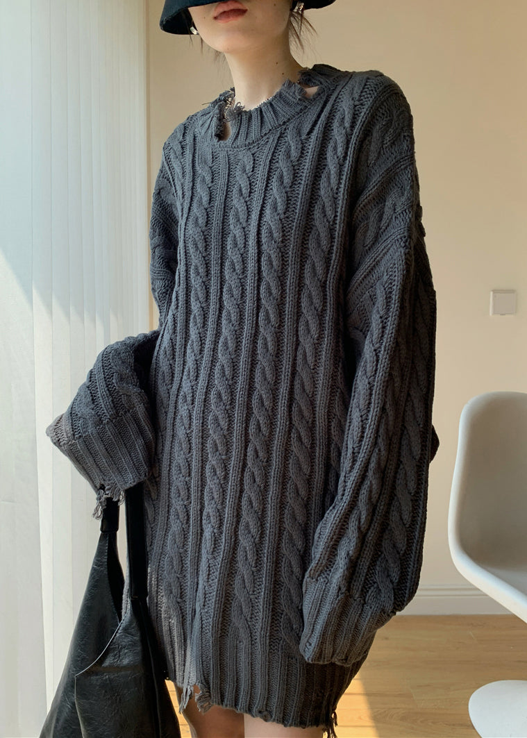 Well Tailored Sweater with a Graceful Silhouette