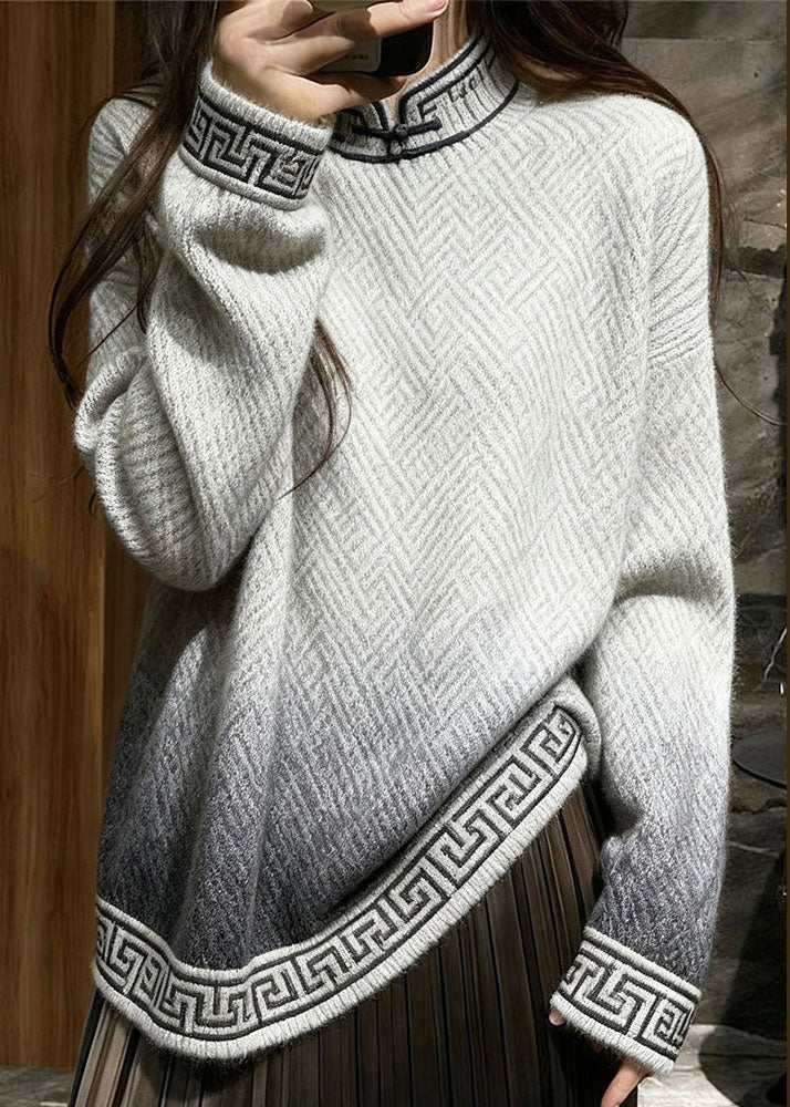 Well Tailored Sweater with a Graceful Silhouette