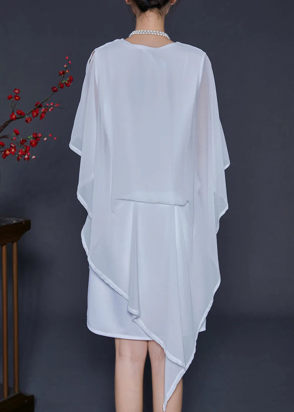 Well Tailored Dress with a Graceful Silhouette