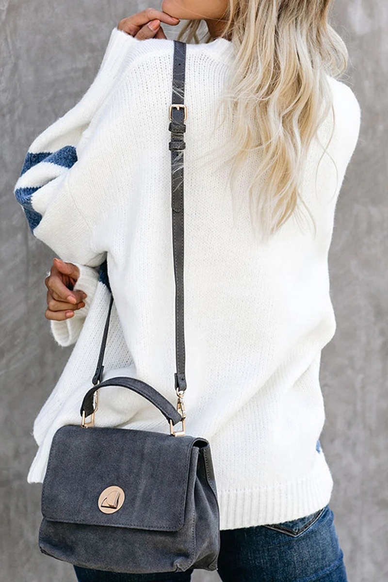 Effortlessly Elegant Sweater with a Timeless Design
