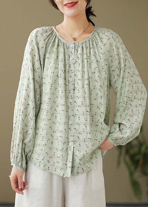 Classic Vintage Blouse with a Flattering Fit