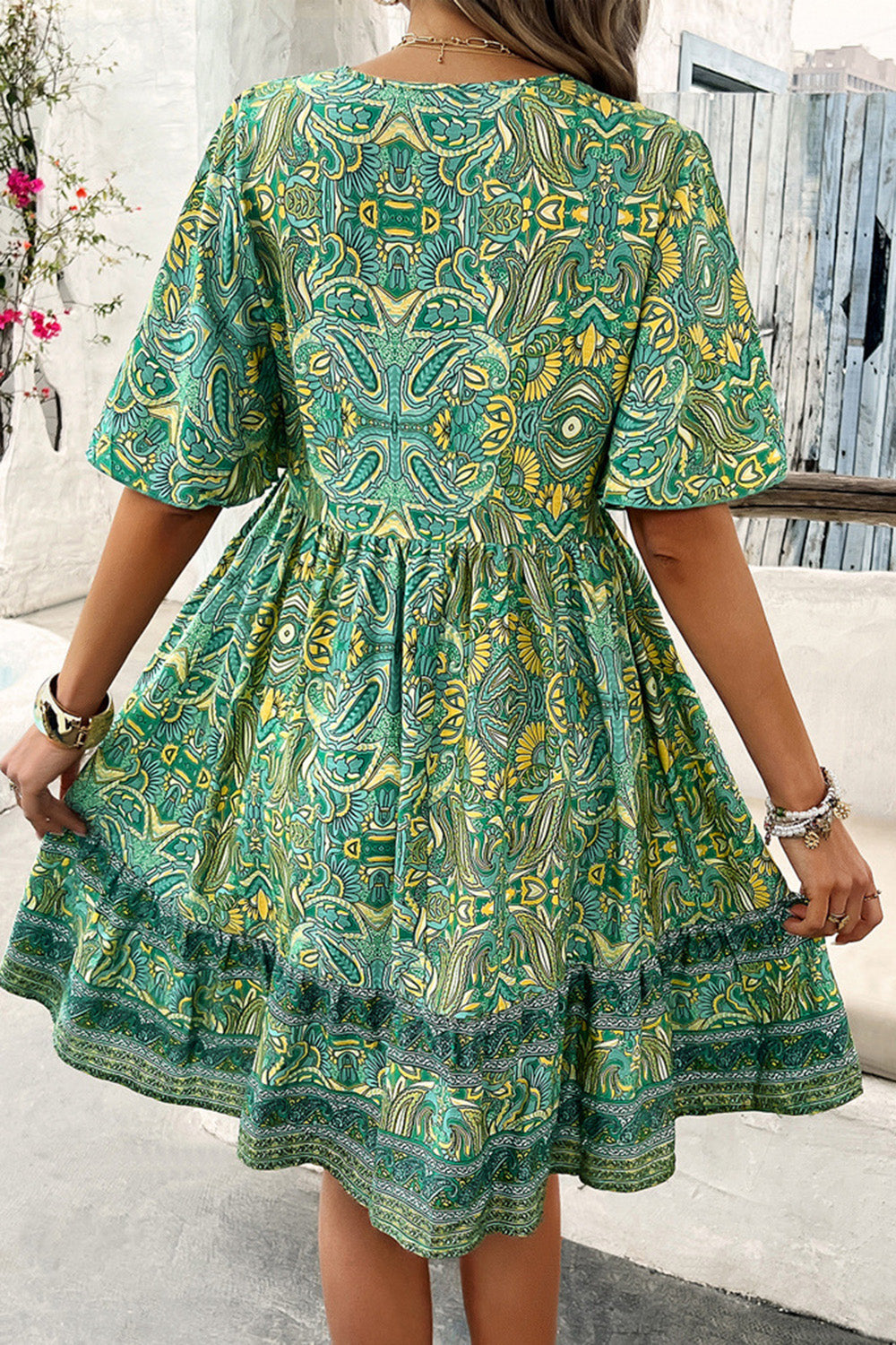 Beautifully Finished Dress in a Timeless Design