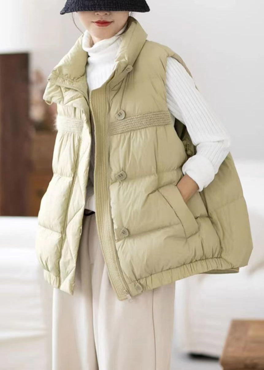 Well Tailored Coat with a Graceful Silhouette