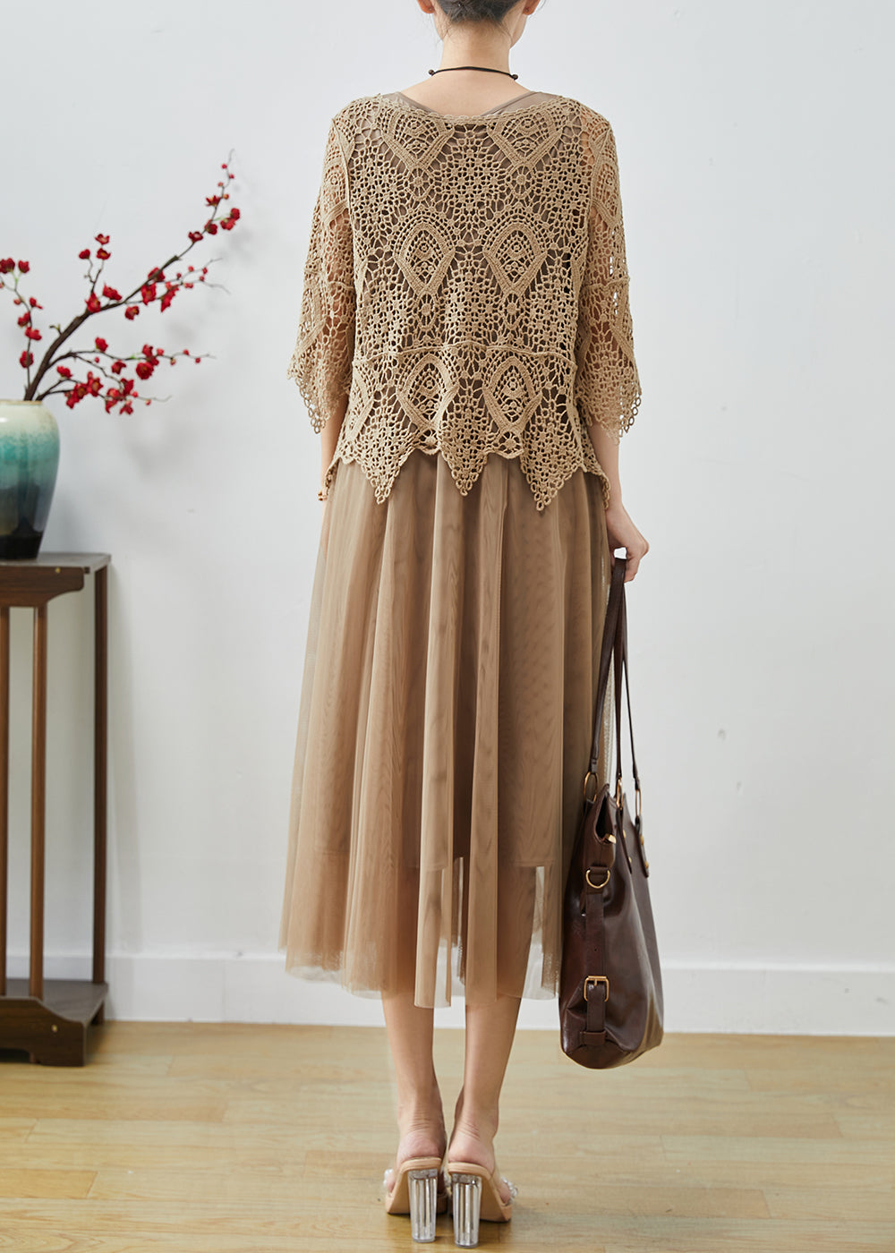 Beautifully Finished Dress in a Timeless Design