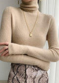 Effortlessly Elegant Sweater with a Timeless Design