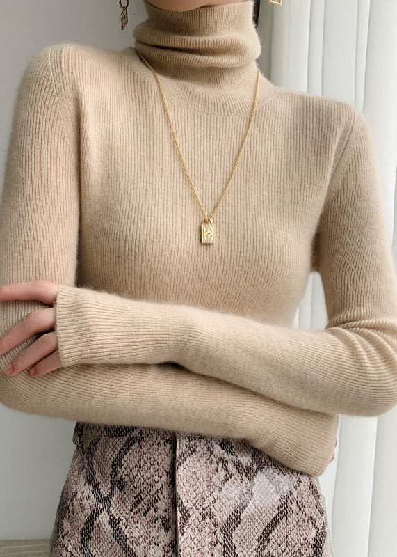 Effortlessly Elegant Sweater with a Timeless Design