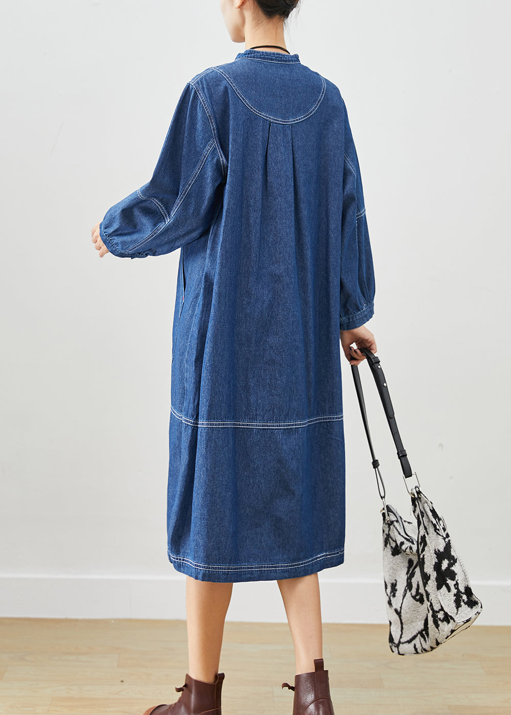 Well Tailored Dress with a Graceful Silhouette