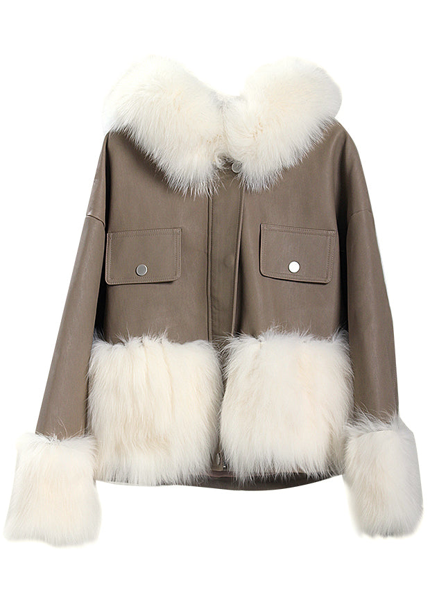 Well Tailored Coat with a Graceful Silhouette