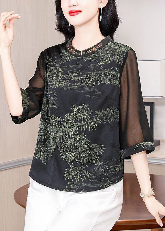Effortlessly Elegant Top with a Timeless Design