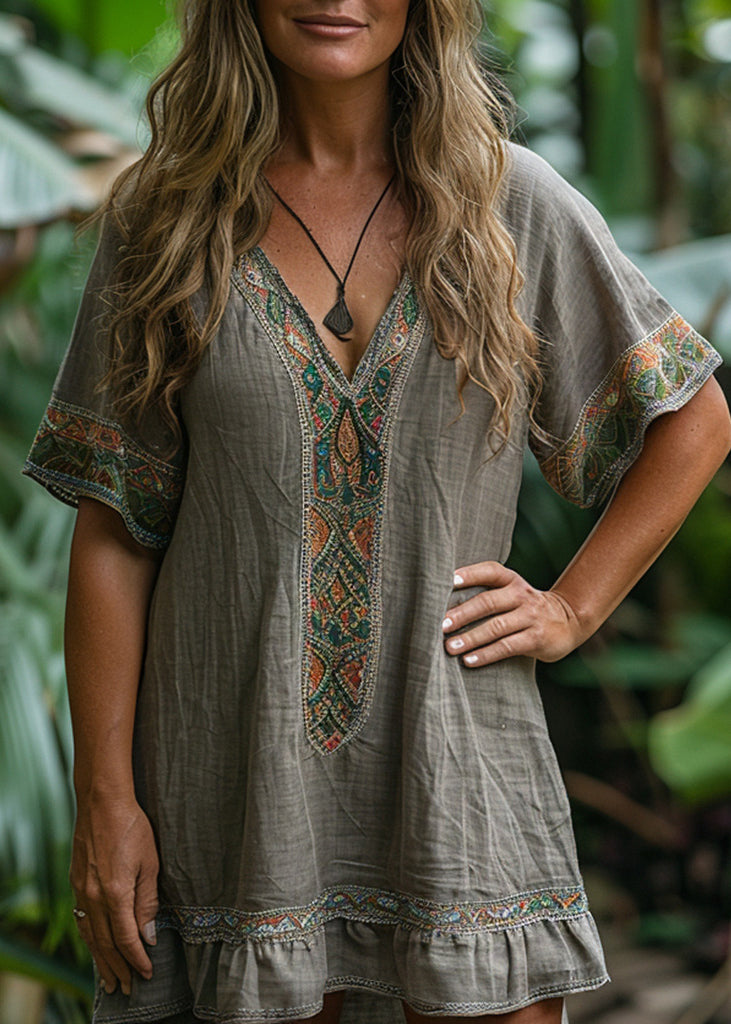 Effortlessly Elegant Dress with a Timeless Design