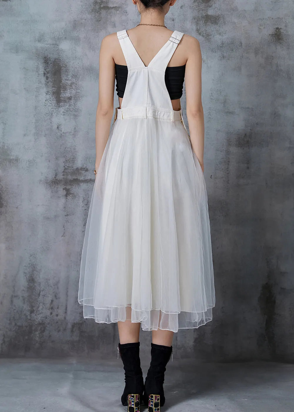 Beautifully Crafted Dress in a Classic Style