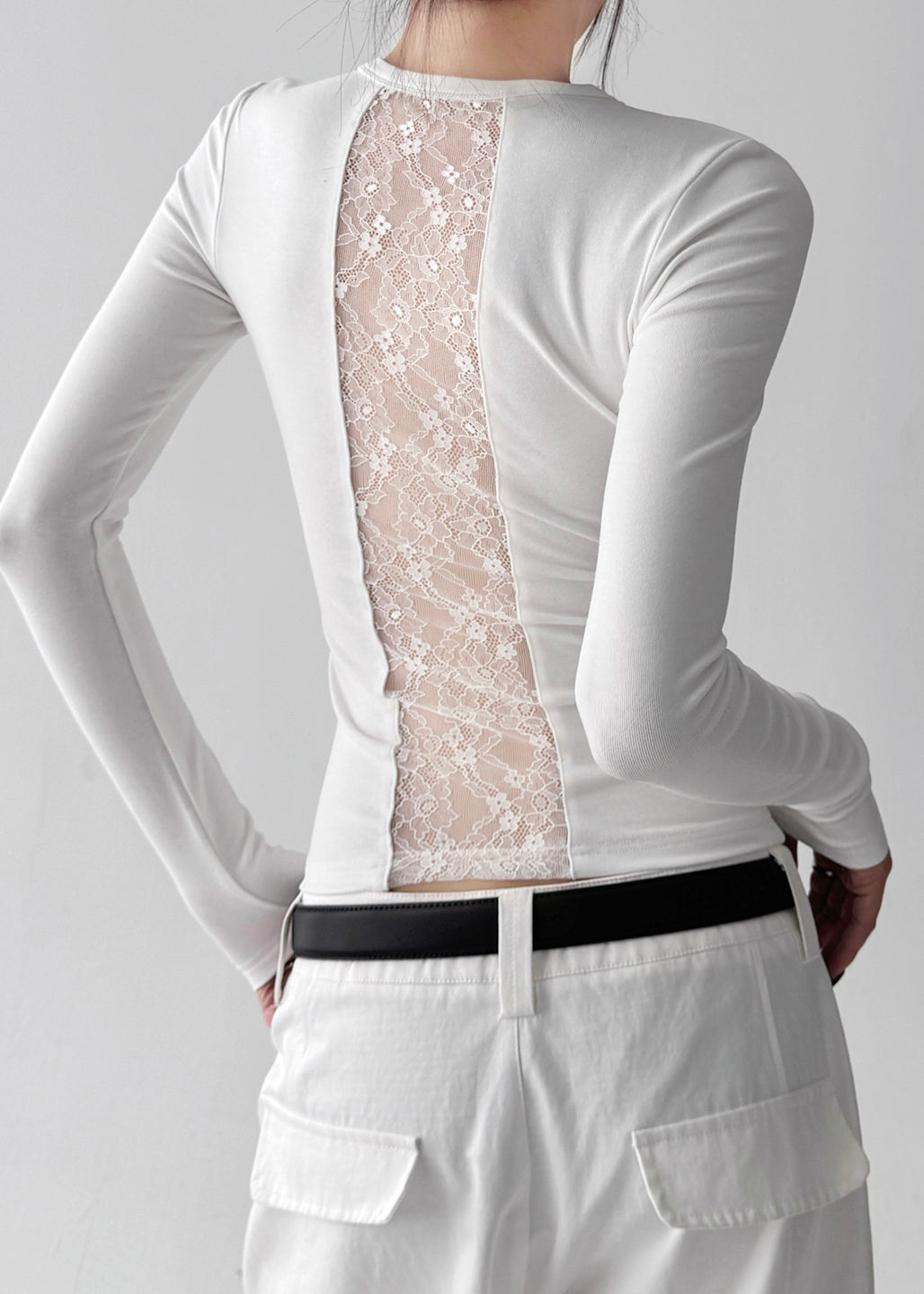 Well Tailored Blouse with a Graceful Silhouette