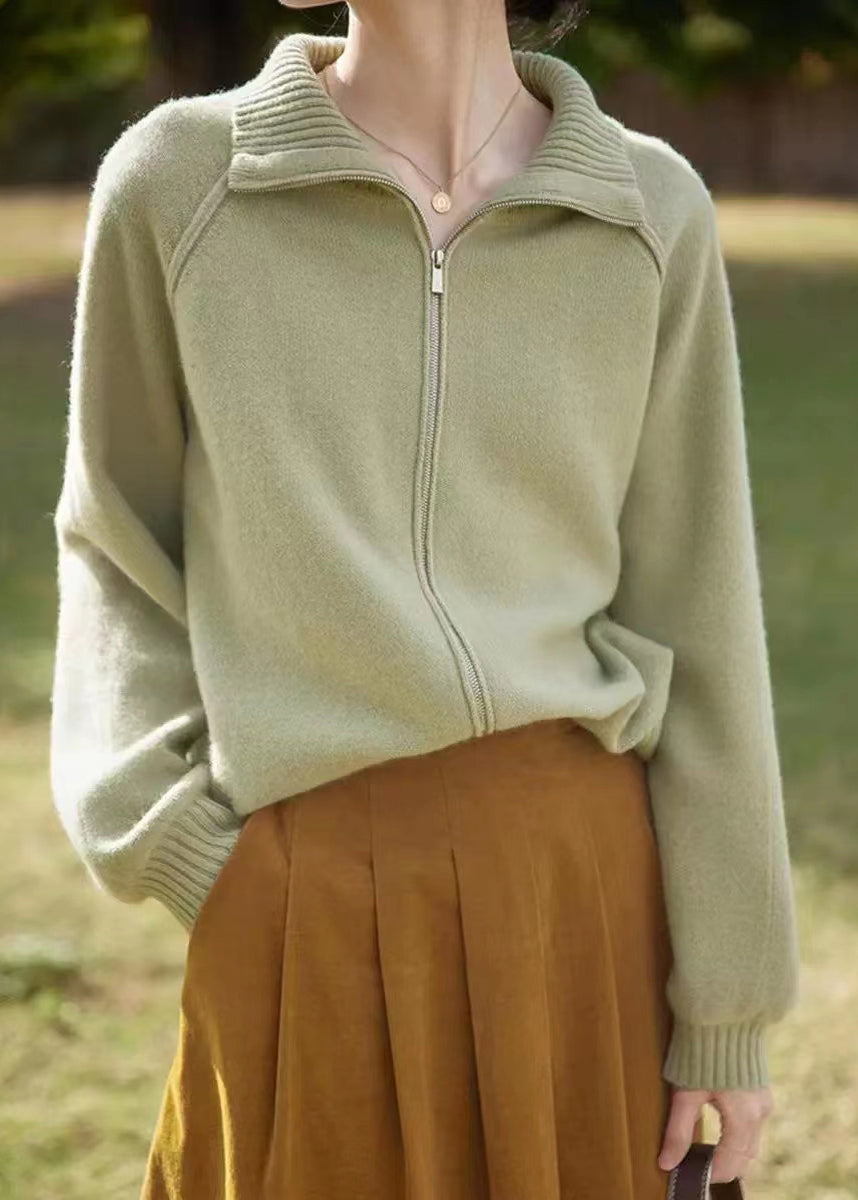 Effortlessly Elegant Coat with a Timeless Design