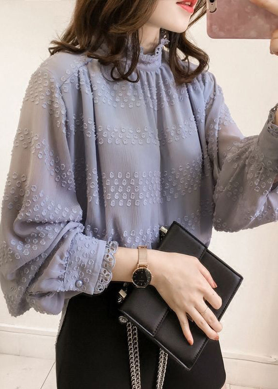 Well Tailored Top with a Graceful Silhouette