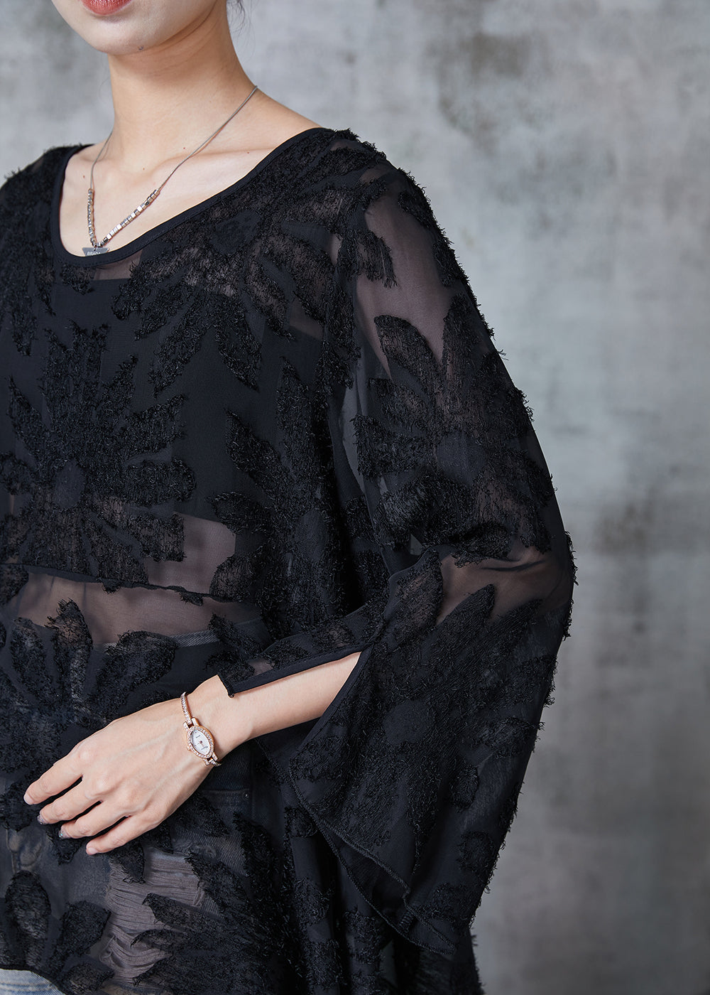 Elegantly Styled Blouse for Everyday Wear
