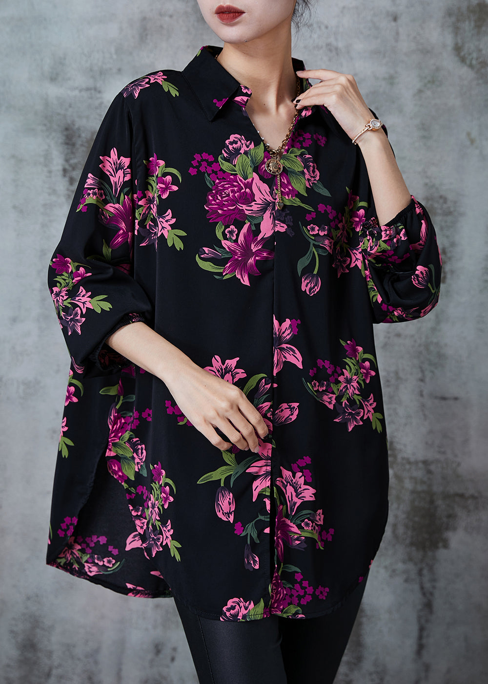 Sophisticated Blouse with a Clean Classic Look