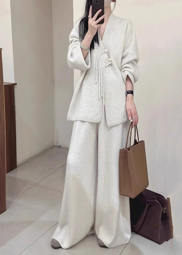 Sophisticated Pants with a Clean Classic Look