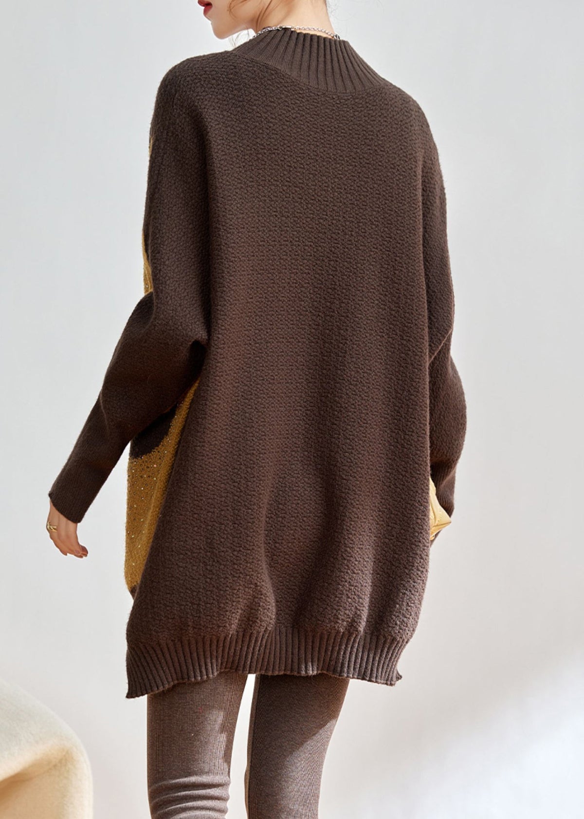 Well Tailored Sweater with a Graceful Silhouette