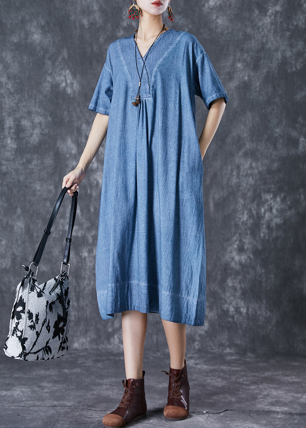 Well Tailored Dress with a Graceful Silhouette