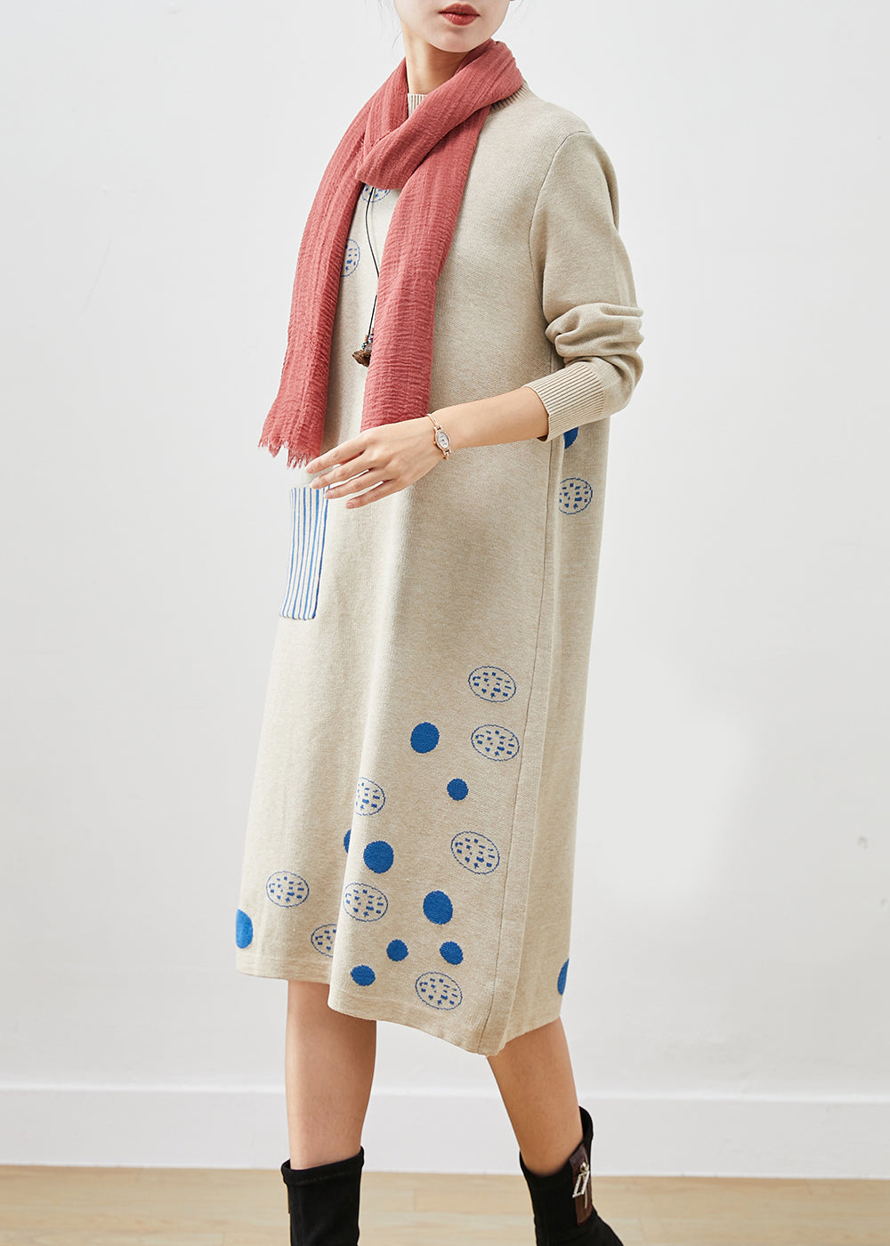 Well Tailored Dress with a Graceful Silhouette