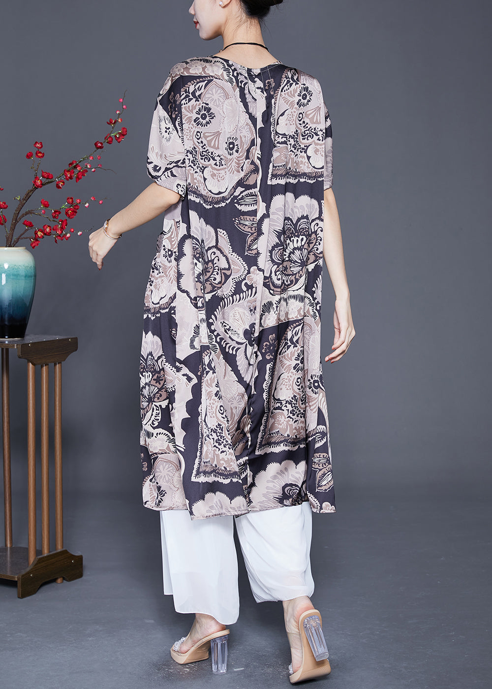 Well Tailored Dress with a Graceful Silhouette