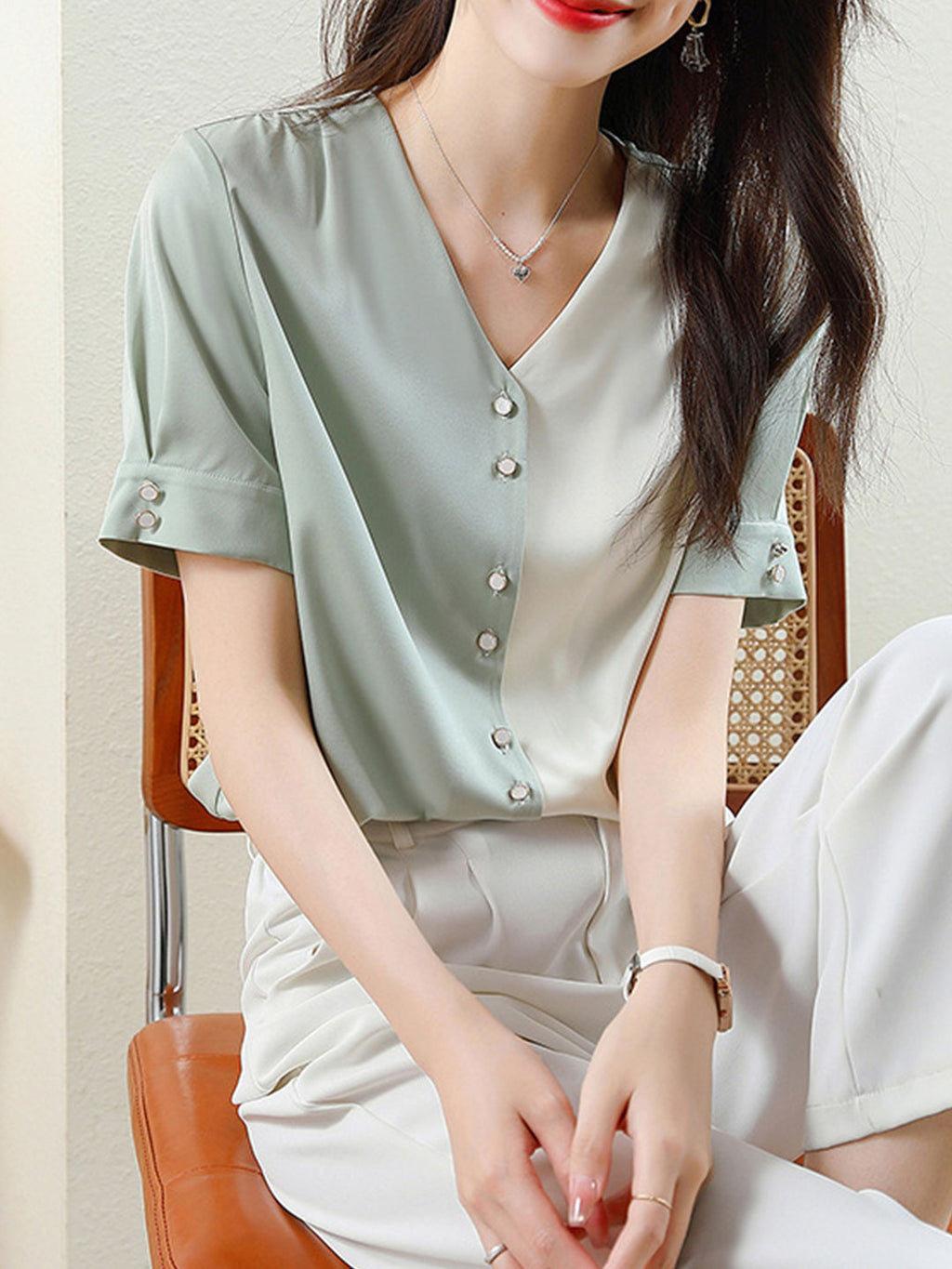 Well Tailored Shirt with a Graceful Silhouette