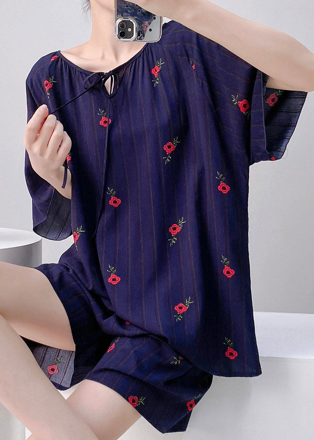 Effortlessly Elegant Top with a Timeless Design