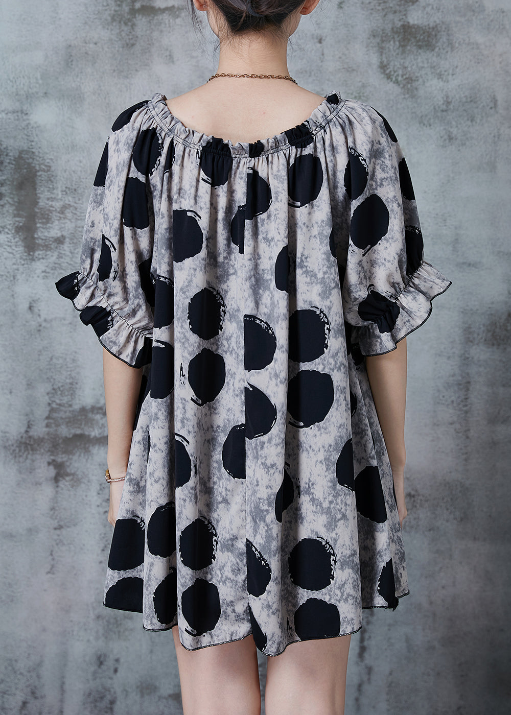 Effortlessly Elegant Top with a Timeless Design
