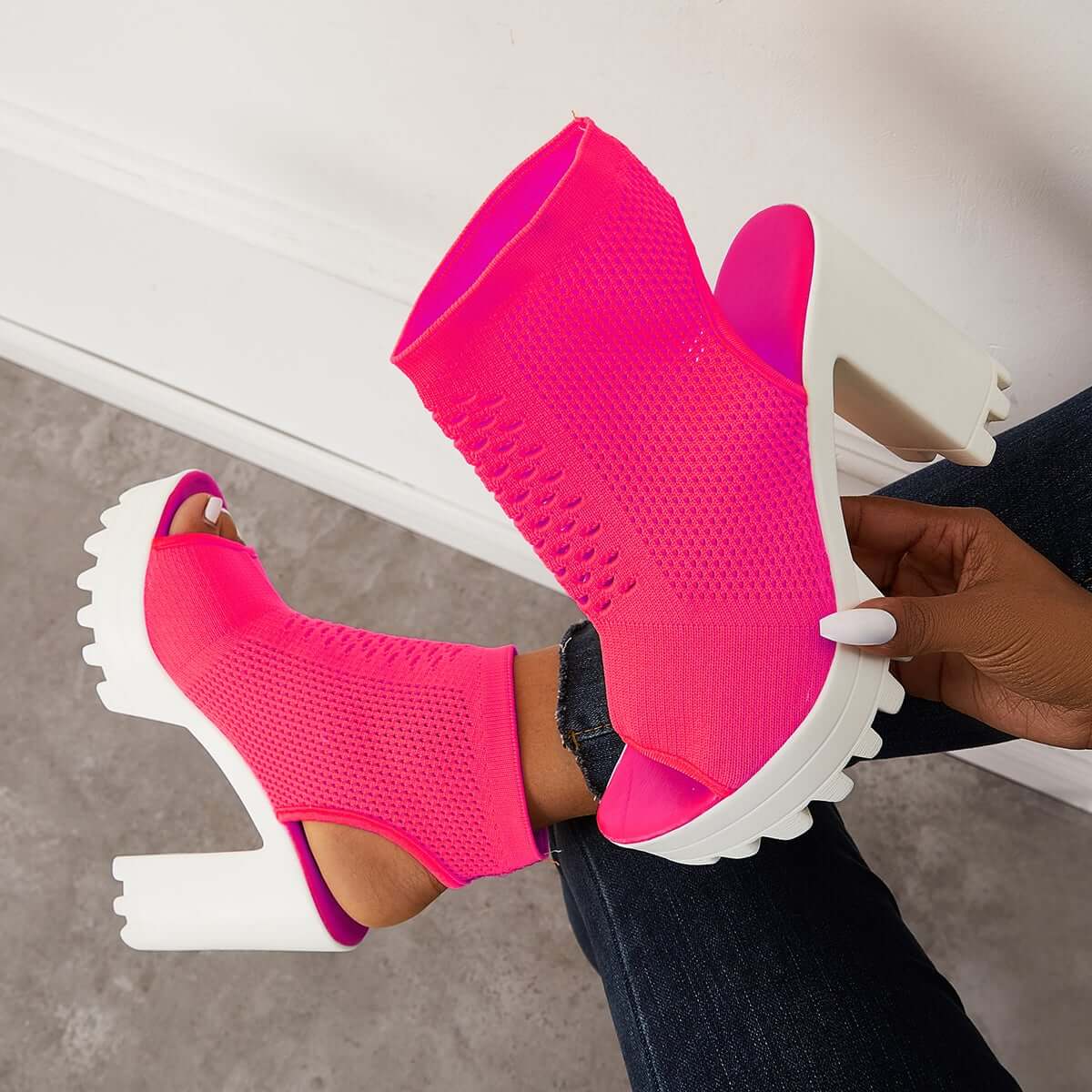 Graceful Orthopedic Sandals for Modern Look
