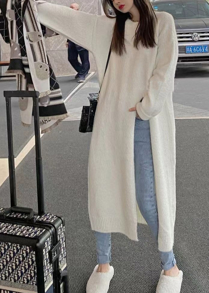 Effortlessly Elegant Sweater with a Timeless Design
