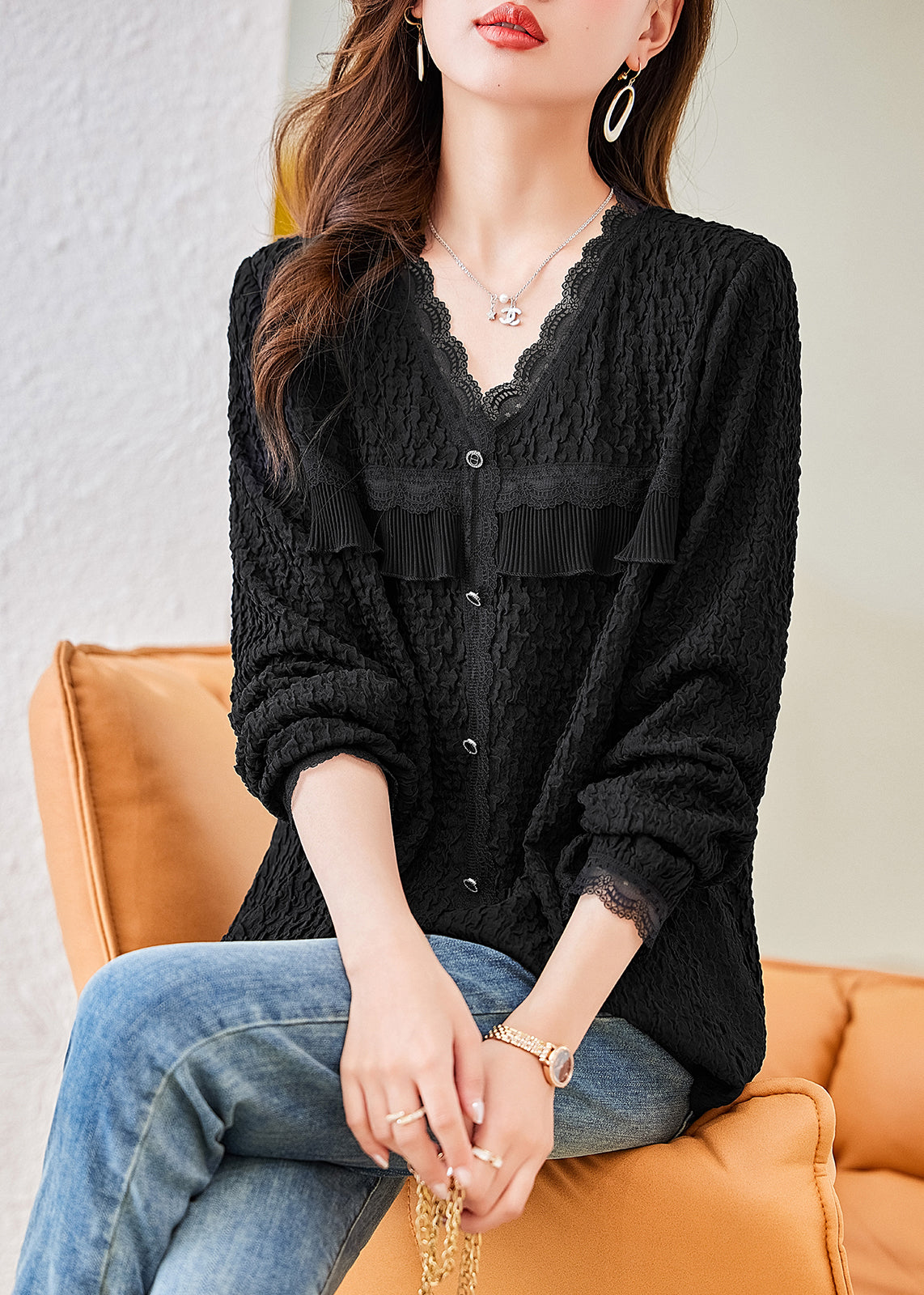 Beautifully Finished Top in a Timeless Design