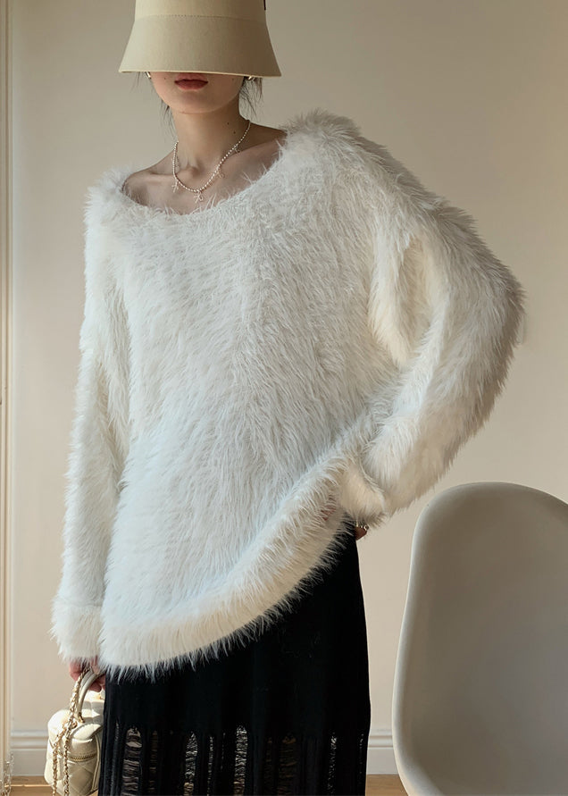 Well Tailored Sweater with a Graceful Silhouette