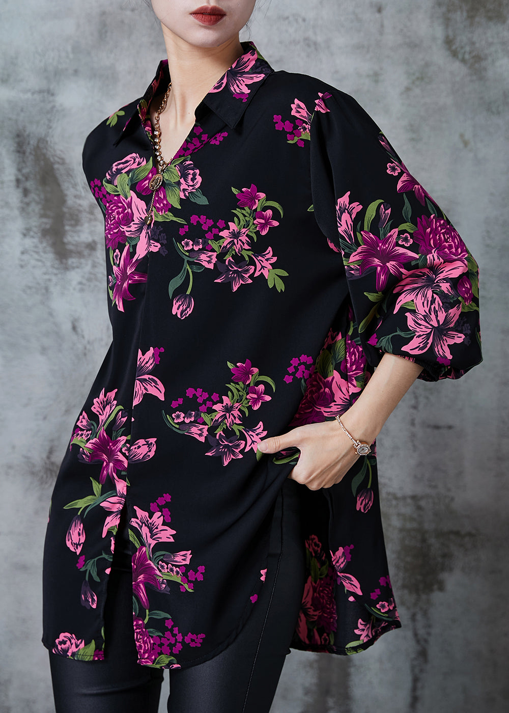 Sophisticated Blouse with a Clean Classic Look