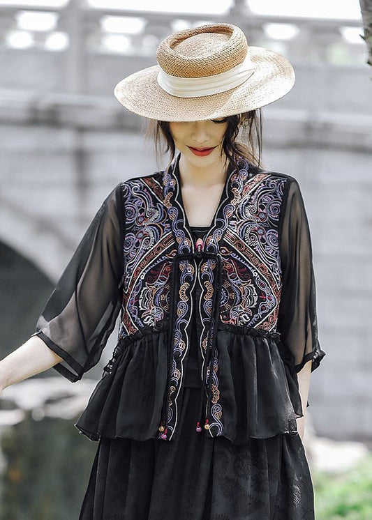 Classic Vintage Blouse with a Flattering Fit