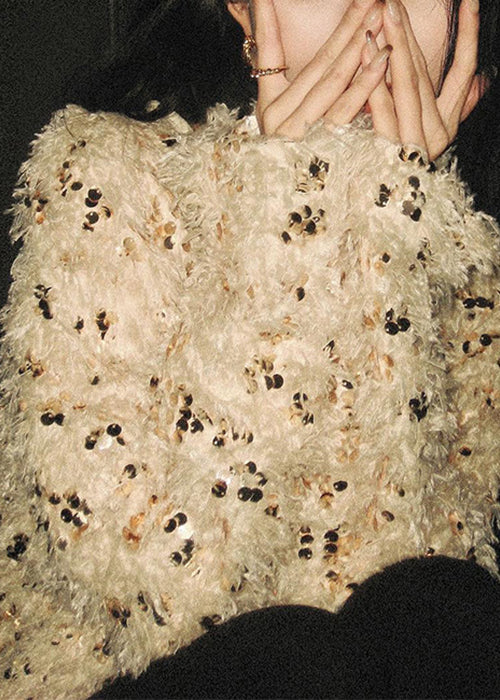 Effortlessly Elegant Sweater with a Timeless Design